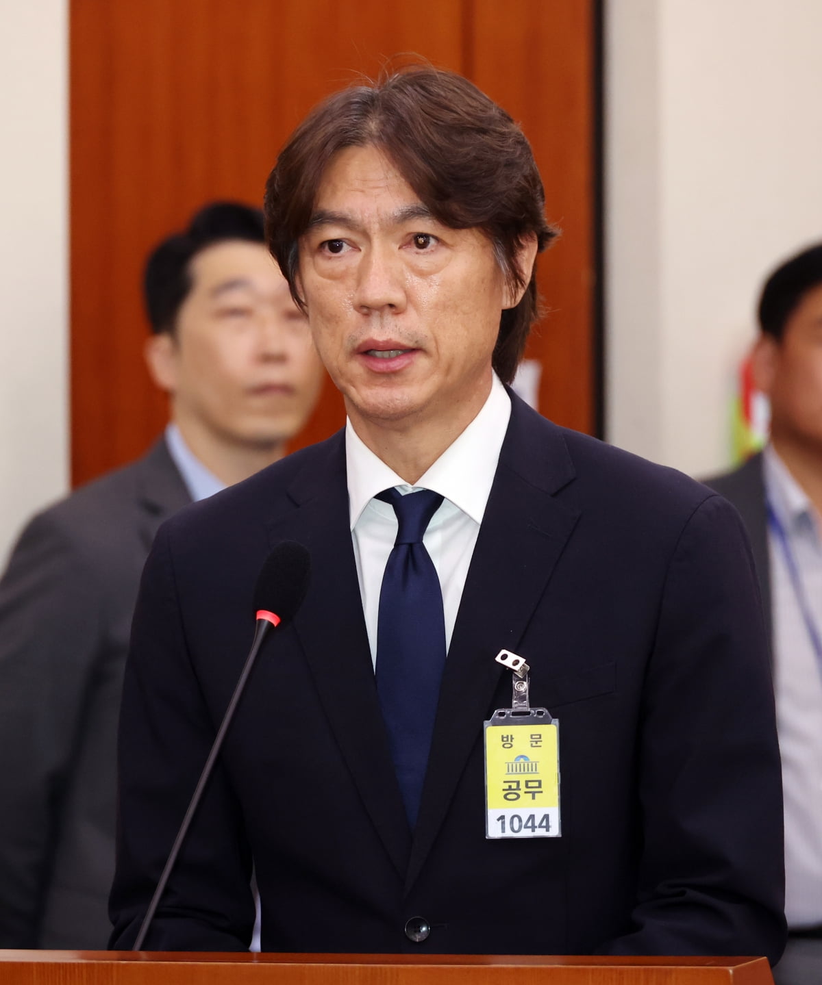 有失水准！利拉德三分线外两步投出离谱三不沾