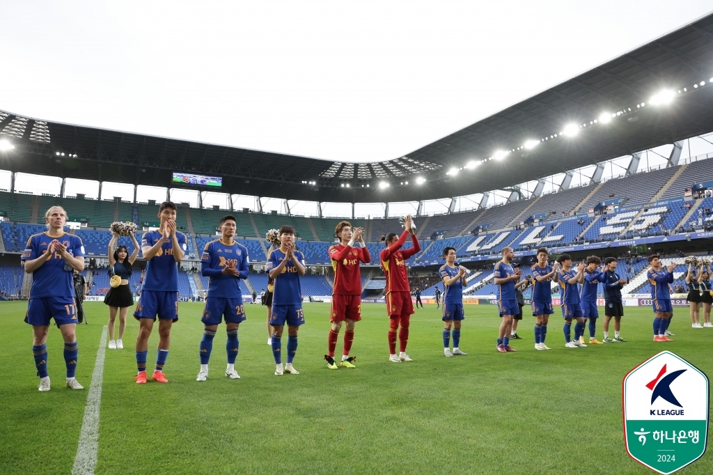 克莱生涯命中2561记三分，超越雷吉·米勒独居历史三分榜第五